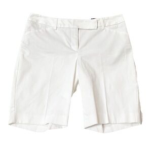 NWT Express Design Studio Editor Solid White Bermuda Shorts Size 4 Mid Rise